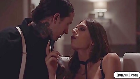 Horny slut takes off black on raulete