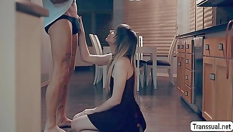 Hotie blowjob and cum after aleraboni